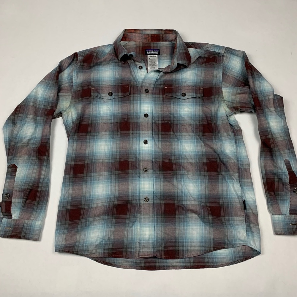 Patagonia Plaid Long Sleeve Button Down Medium